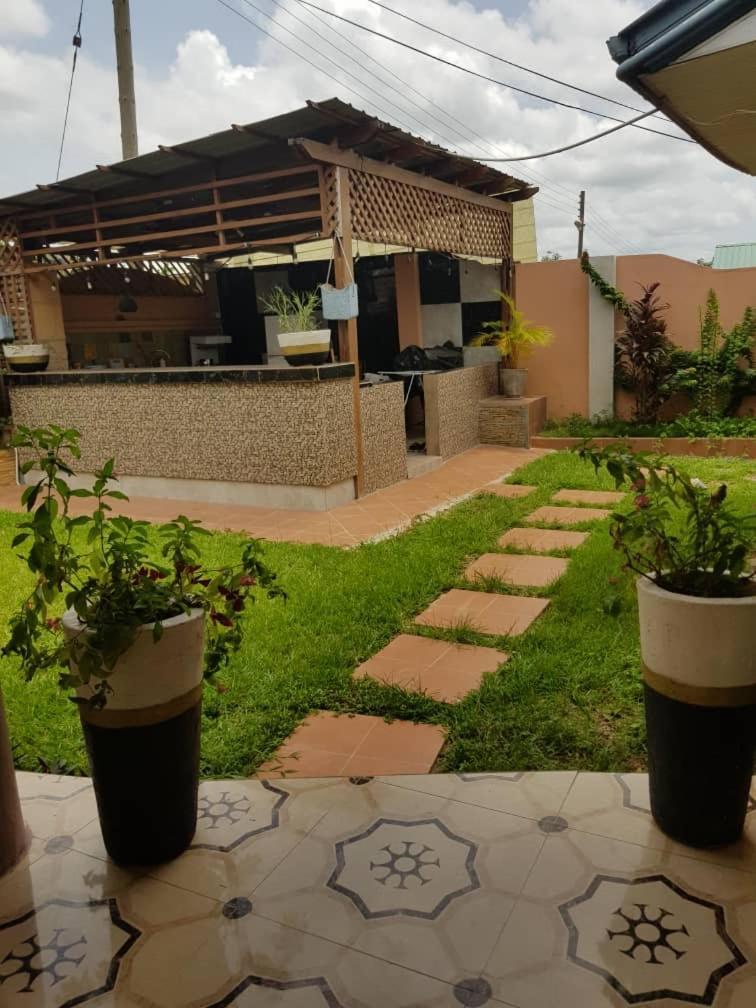 Nana Adu Guest House Koforidua Eksteriør billede