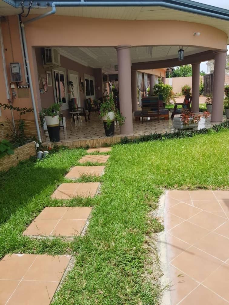 Nana Adu Guest House Koforidua Eksteriør billede
