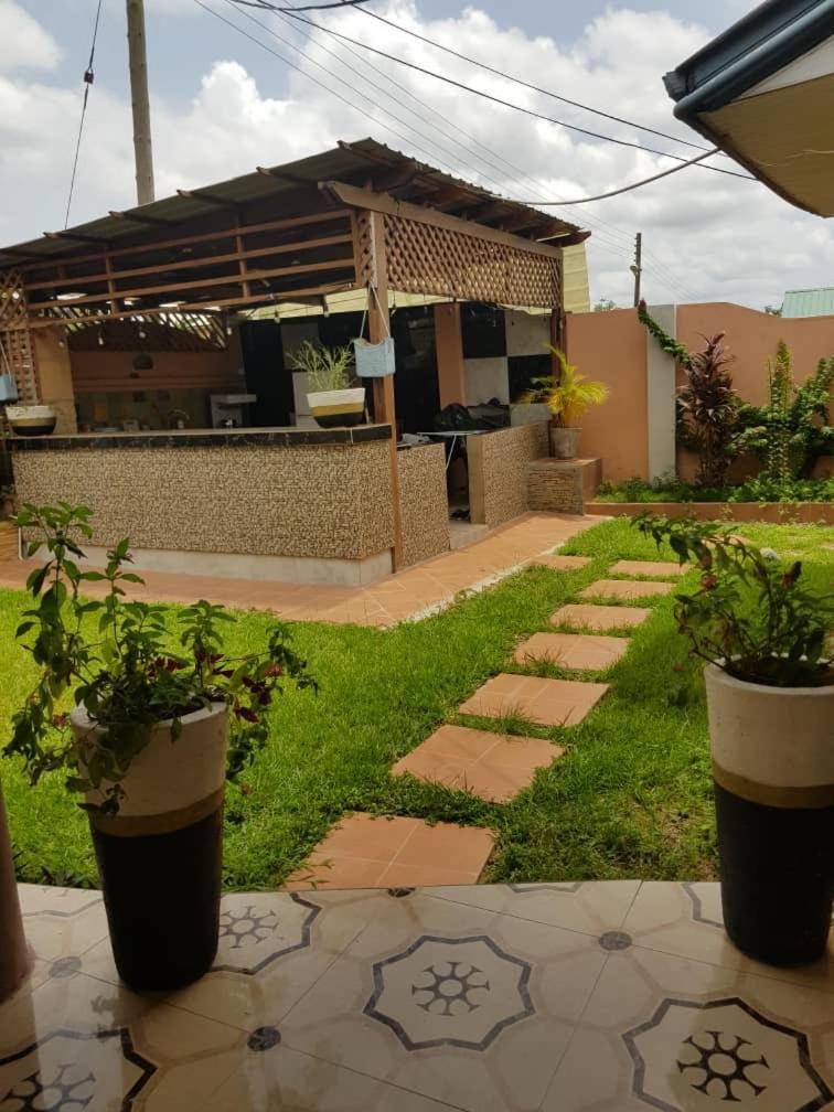 Nana Adu Guest House Koforidua Eksteriør billede